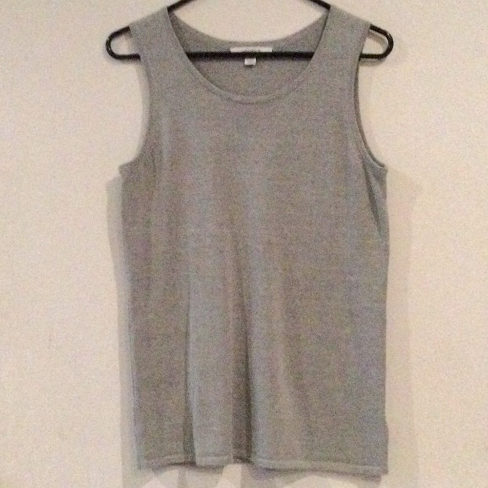 Liz Claiborne gray tank top size M.
